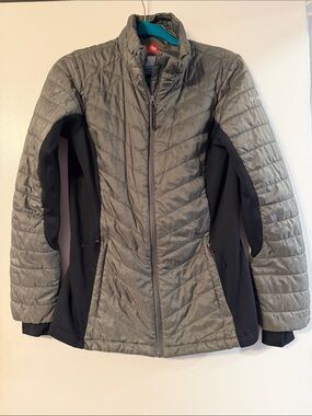 Columbia Omni-heat women’s Medium full zip jacket. Gray/black